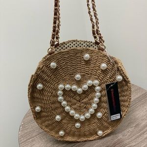 Tan circle purse w pearl heart